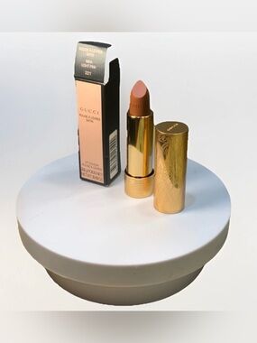 Gucci Rouge à Lèvres Satin
Lipstick satin lipstick color 221
Mina Light pink